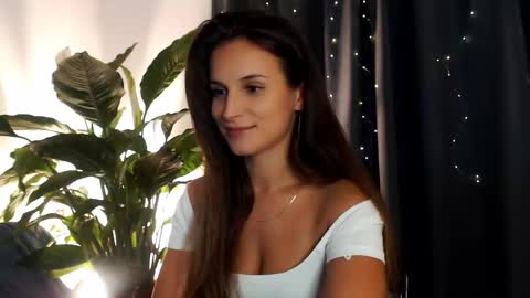 Snapshot of yourdalia chatting on November 2025 12:38:01 PM YourDalia online show from November 2025 12:38:01 PM