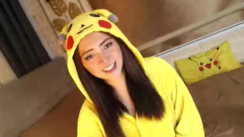 JEN  online show from October 2025 12:47:01 PM