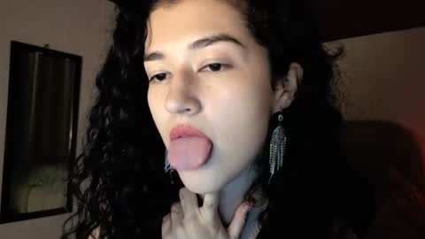 yourdreamgirl2025 online show from July 2026 12:56:02 AM