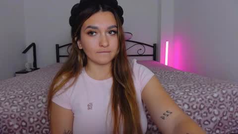 Emily  online show from October 2025 09:20:01 AM