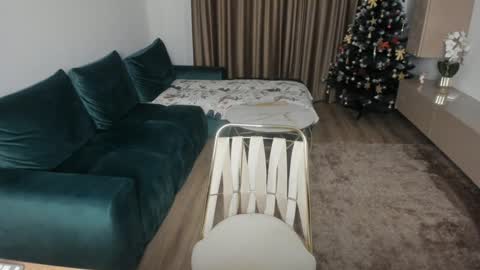 Snapshot of yourfantasyc chatting on December 2024 04:50:01 PM Evelline online show from December 2024 04:50:01 PM