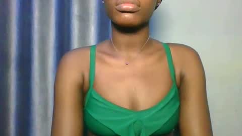 Snapshot of yourfavcamgirl_ chatting on January 2026 07:23:02 AM favcamgirl online show from January 2026 07:23:02 AM