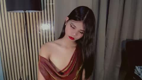 Vivian online show from November 2025 12:32:02 AM