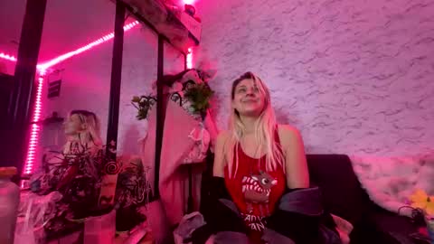 Scarlet Bunny online show from January 2026 08:00:01 PM