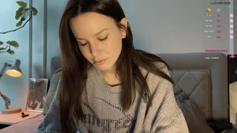 Snapshot of yourher0in chatting on December 2024 08:12:01 AM Aida online show from December 2024 08:12:01 AM