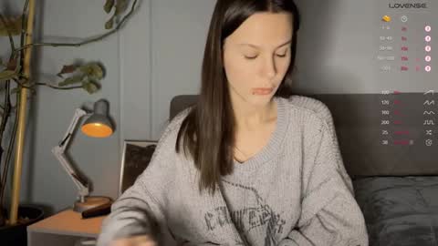 Snapshot of yourher0in chatting on December 2024 12:11:02 PM Aida online show from December 2024 12:11:02 PM