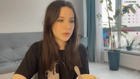 Snapshot of yourher0in chatting on December 2024 05:18:02 AM Aida online show from December 2024 05:18:02 AM