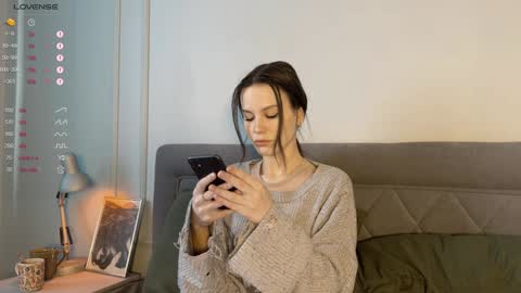 Snapshot of yourher0in chatting on December 2024 08:44:02 AM Aida online show from December 2024 08:44:02 AM