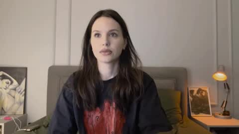 Snapshot of yourher0in chatting on February 2025 12:08:02 PM Aida online show from February 2025 12:08:02 PM