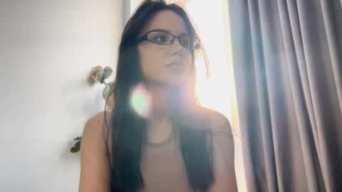 Snapshot of yourher0in chatting on March 2025 10:09:01 AM Aida online show from March 2025 10:09:01 AM