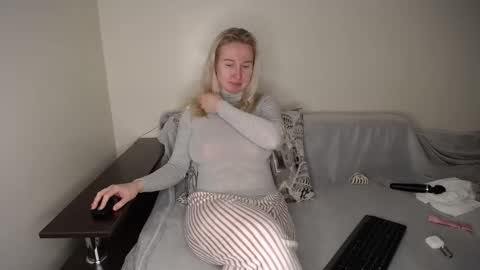 Iamyourdream online show from April 2026 03:32:02 PM