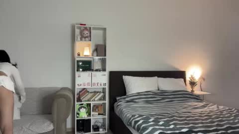 yourlittlesunrise_ online show from December 2025 05:23:01 AM