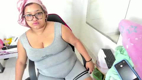 yourlittlewife online show from October 2025 10:48:02 AM