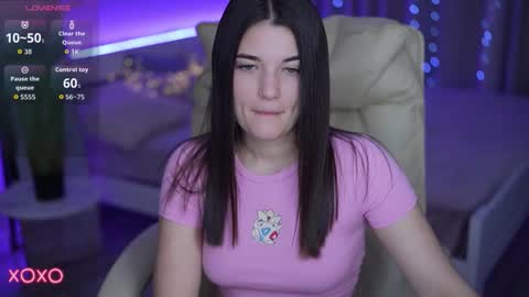 L O L A online show from November 2025 04:03:01 PM