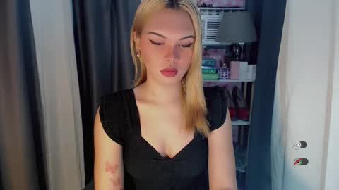 Snapshot of yourlovekylie chatting on April 2026 03:52:01 AM KYLIE MORE online show from April 2026 03:52:01 AM