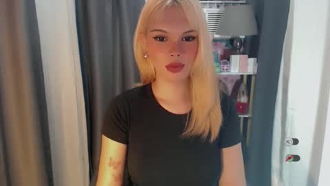 Snapshot of yourlovekylie chatting on May 2026 11:08:02 AM KYLIE MORE online show from May 2026 11:08:02 AM