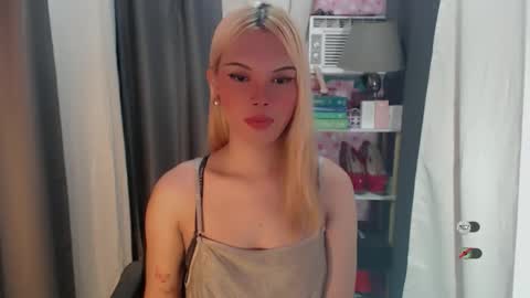 Snapshot of yourlovekylie chatting on June 2026 06:22:02 AM KYLIE MORE online show from June 2026 06:22:02 AM