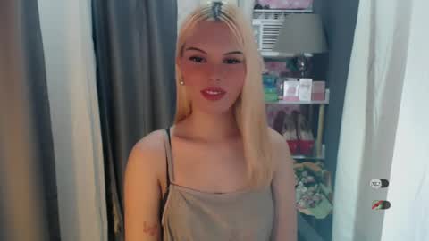 Snapshot of yourlovekylie chatting on June 2026 09:34:02 AM KYLIE MORE online show from June 2026 09:34:02 AM