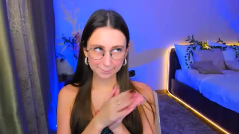 Snapshot of yourlovelystoryy chatting on September 2025 05:27:01 PM Vetta online show from September 2025 05:27:01 PM