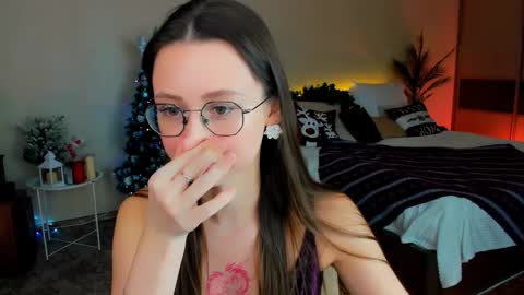 Snapshot of yourlovelystoryy chatting on December 2025 11:17:01 AM Vetta online show from December 2025 11:17:01 AM