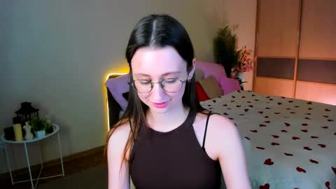 Snapshot of yourlovelystoryy chatting on May 2026 04:04:02 PM Vetta online show from May 2026 04:04:02 PM