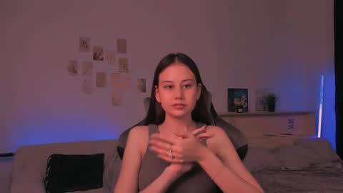 Nikol online show from October 2025 01:00:01 PM
