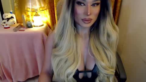 Snapshot of yourmistressofevil_isback chatting on May 2026 06:01:01 PM Adriana Maxwell online show from May 2026 06:01:01 PM