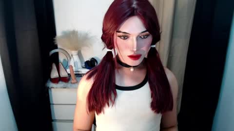Snapshot of yournaughtykendal chatting on July 2026 09:17:01 PM TIFFANY SUCKING QUEEN online show from July 2026 09:17:01 PM