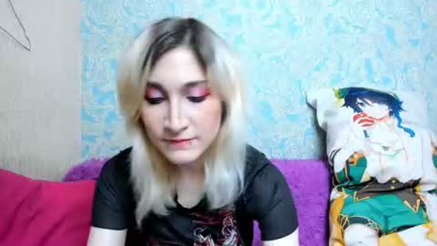 yourr_robin online show from July 2026 12:37:01 PM