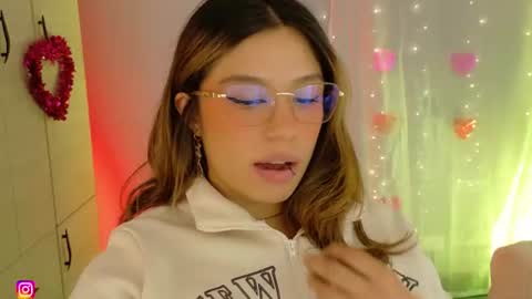 Snapshot of yourrmuse_ chatting on July 2026 03:54:02 AM Isabella but you can call me Isa .-. online show from July 2026 03:54:02 AM