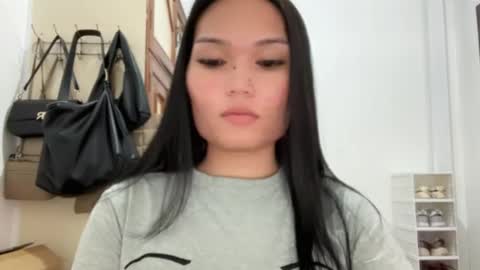 yrdrmgrl_jennie26 online show from February 2026 05:51:02 PM