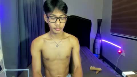 Snapshot of yrodnx chatting on April 2026 11:21:02 PM rode online show from April 2026 11:21:02 PM