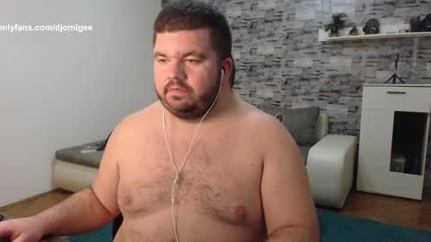 Snapshot of yugogee chatting on October 2025 10:43:02 PM Yugo - online show from October 2025 10:43:02 PM