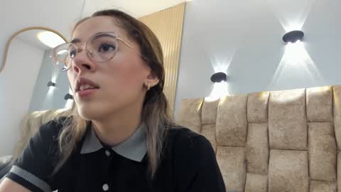 Snapshot of yulievans chatting on February 2025 09:04:01 PM yulievans online show from February 2025 09:04:01 PM