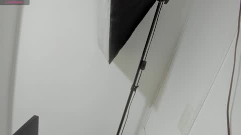 Y U L I T Z A online show from December 2025 11:38:02 AM