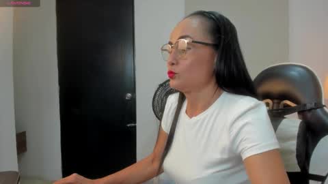 Y U L I T Z A online show from December 2025 12:12:02 PM