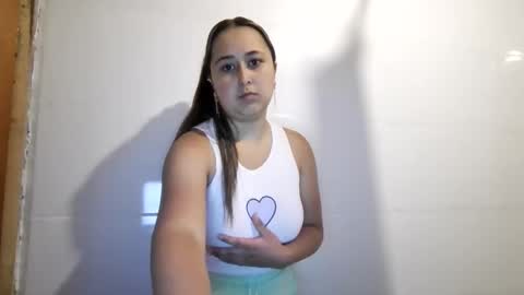 yulyorozco2020 online show from January 2026 11:43:02 PM