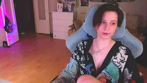 Kris online show from February 2025 07:37:02 PM