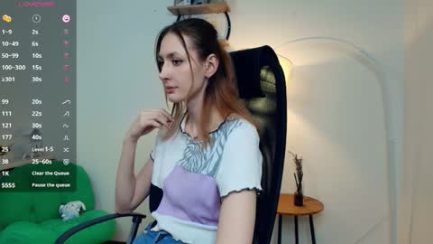 Snapshot of yumiko_yumi chatting on April 2026 12:02:01 PM yumiko_yumi online show from April 2026 12:02:01 PM