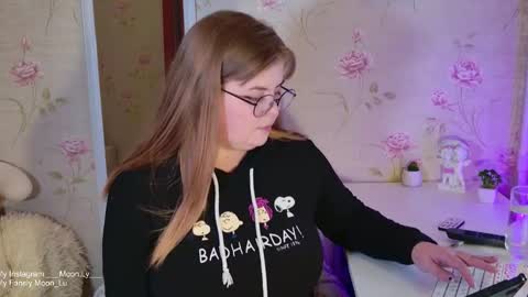 Polly online show from October 2025 12:28:02 PM