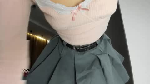 Yumi online show from December 2024 04:12:01 AM