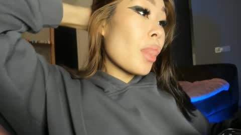 Yumi online show from February 2025 09:54:01 AM