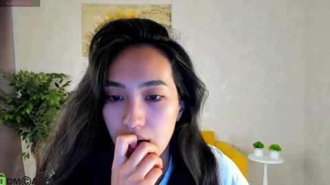 Snapshot of yummy_lamii chatting on April 2026 03:46:01 AM Cindey online show from April 2026 03:46:01 AM