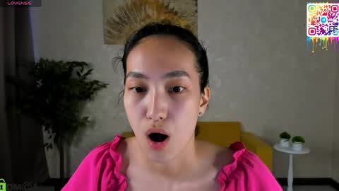 Snapshot of yummy_lamii chatting on May 2026 11:40:01 AM Cindey online show from May 2026 11:40:01 AM