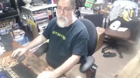 Snapshot of yummyflguy chatting on May 2026 06:25:01 PM yummyflguy online show from May 2026 06:25:01 PM
