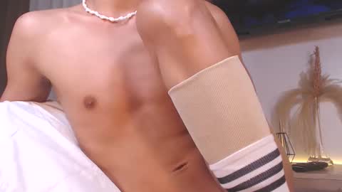 Justine online show from September 2025 08:55:02 PM