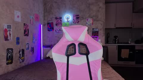 Lisa online show from February 2025 08:22:02 PM