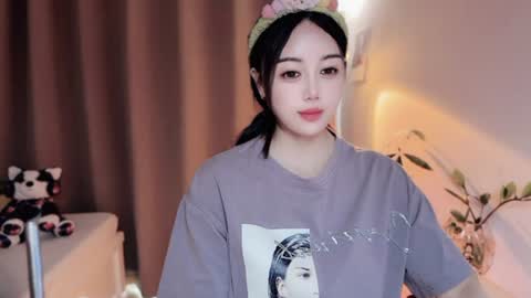 Snapshot of yuner0715 chatting on July 2026 03:23:01 AM YunEr online show from July 2026 03:23:01 AM