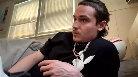 yungstudbev online show from April 2026 10:04:02 PM