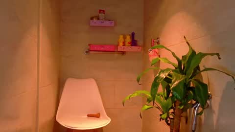 Snapshot of yuyi_cam chatting on August 2026 04:45:02 AM Yuyi Cam online show from August 2026 04:45:02 AM